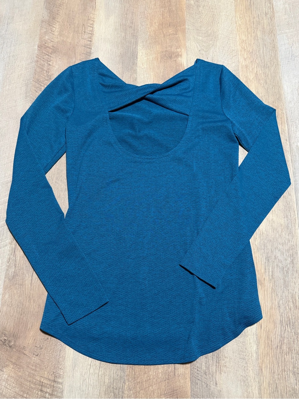 Athleta Teal Blue Long Sleeve Open Back Workout Top XXS - Picture 3 of 3